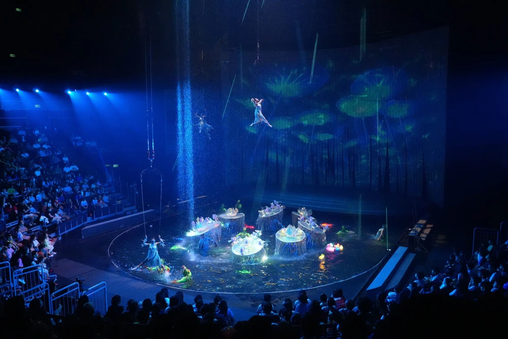 Vở diễn "Mơ show": Dấu ấn đột phá của nghệ thuật xiếc, múa rối đương đại - Ảnh 4. Vở diễn "Mơ show": Dấu ấn đột phá của nghệ thuật xiếc, múa rối đương đại - Ảnh 4.