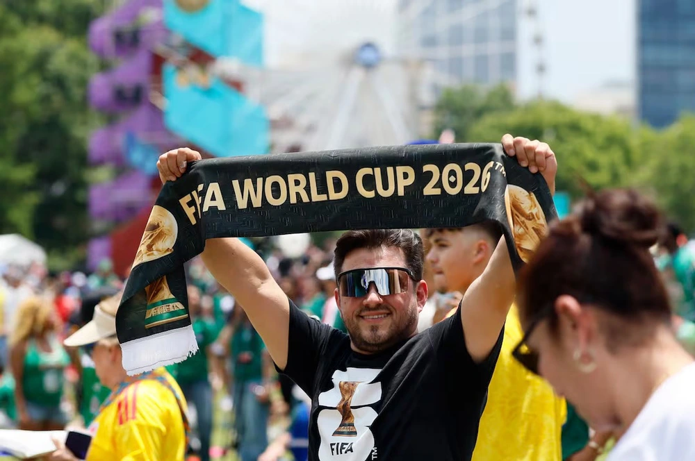 World Cup khai hội: Bắc Mỹ biến sân cỏ thành đại nhạc hội - Ảnh 8.