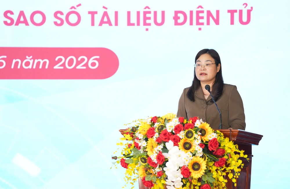 Agribank đồng hành cùng tỉnh Ninh Bình triển khai mô hình Kiosk thông minh: "Cú hích" chuyển đổi số hành chính công - Ảnh 2. Agribank đồng hành cùng tỉnh Ninh Bình triển khai mô hình Kiosk thông minh: "Cú hích" chuyển đổi số hành chính công - Ảnh 2.