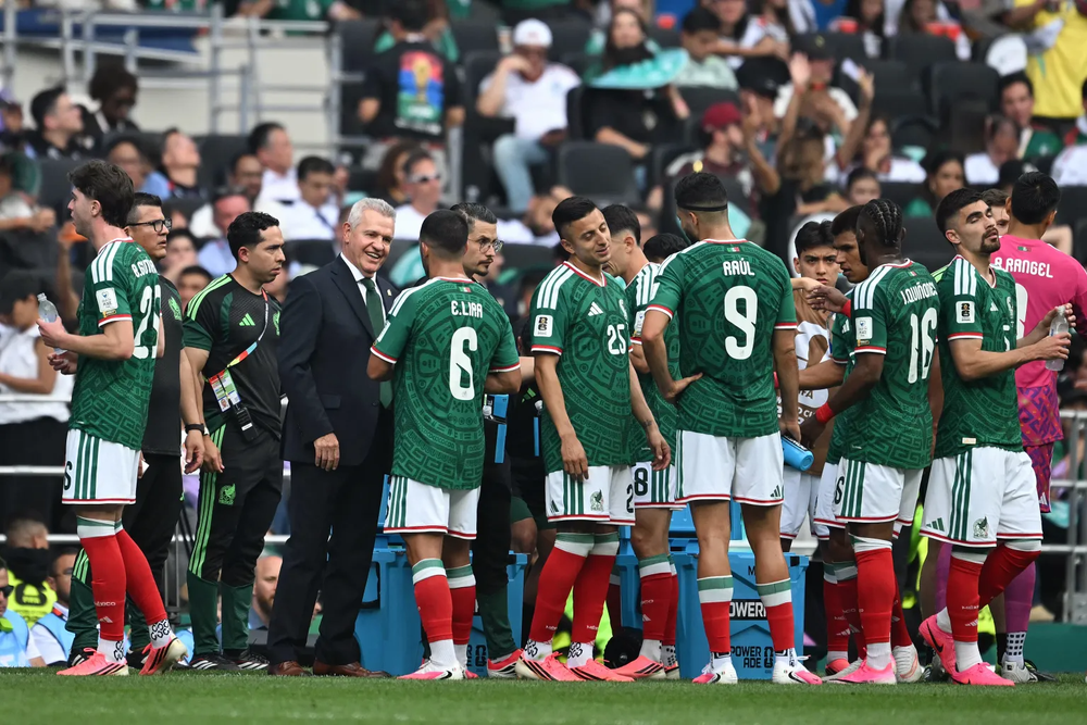 Tranh cãi “Water-gate” tại World Cup 2026 - Ảnh 1. Tranh cãi “Water-gate” tại World Cup 2026 - Ảnh 1.