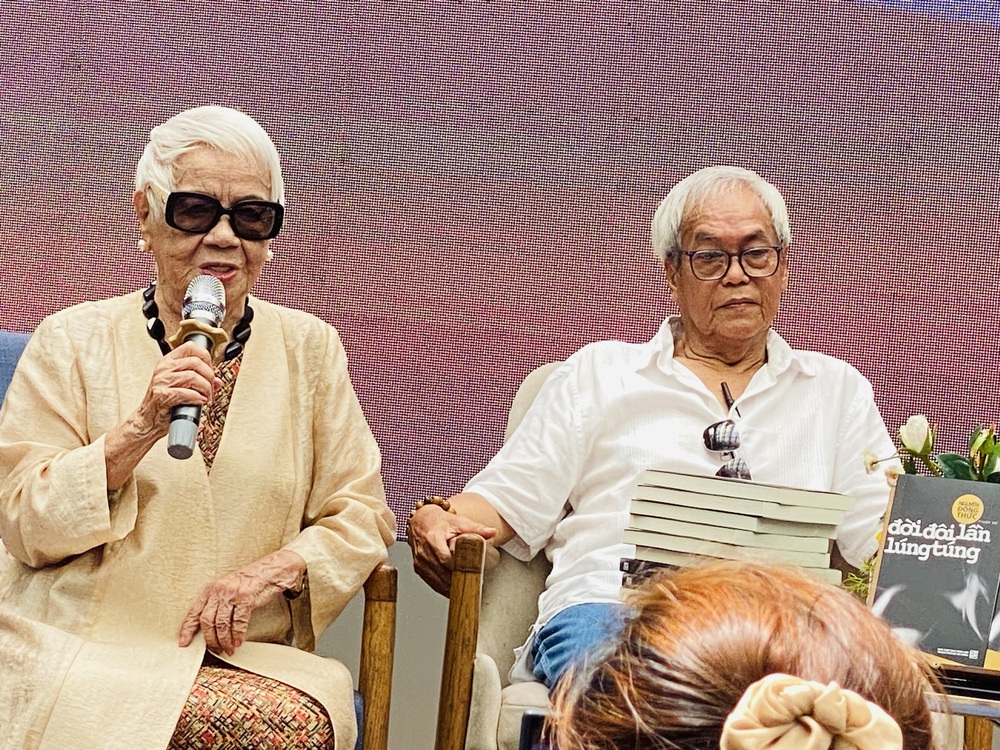 “Đời đôi lần lúng túng”: Ông lão 75 tuổi lần đầu chạm ngõ “hôn nhân” - Ảnh 5. “Đời đôi lần lúng túng”: Ông lão 75 tuổi lần đầu chạm ngõ “hôn nhân” - Ảnh 5.
