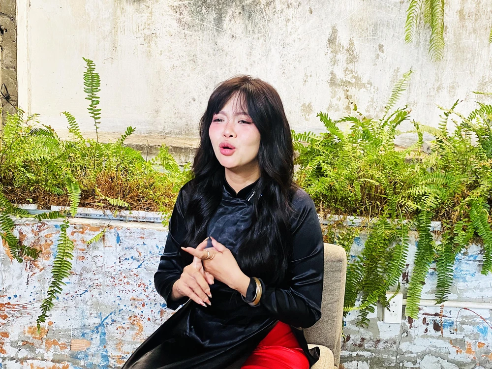 Diễn viên Phụng Hoàng: Thử 100 vai, rớt 99 lần, chỉ đậu "Lầu chú Hỏa" - Ảnh 4. Diễn viên Phụng Hoàng: Thử 100 vai, rớt 99 lần, chỉ đậu "Lầu chú Hỏa" - Ảnh 4.