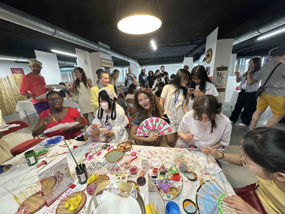 Paris lan tỏa sắc màu văn hóa Việt Nam qua lễ hội "Bonjour Vietnam" - Ảnh 3. Paris lan tỏa sắc màu văn hóa Việt Nam qua lễ hội "Bonjour Vietnam" - Ảnh 3.