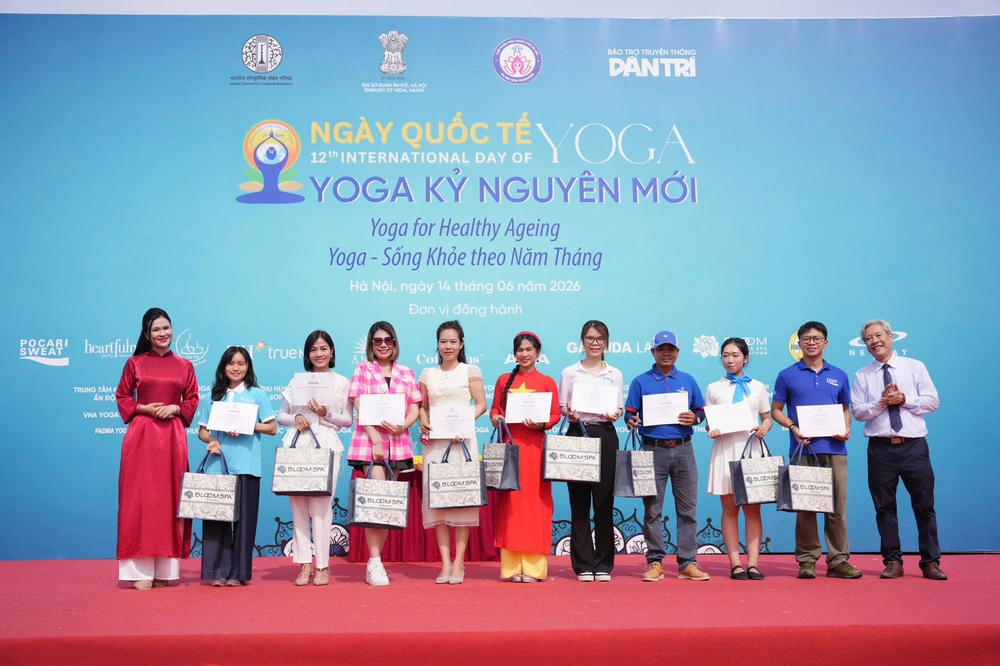 1.500 người tham dự Chương trình Chào mừng Ngày Quốc tế Yoga 2026 - Ảnh 1. 1.500 người tham dự Chương trình Chào mừng Ngày Quốc tế Yoga 2026 - Ảnh 1.