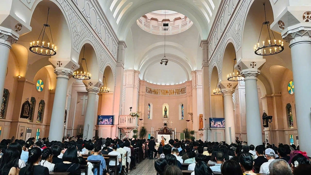 Khi Bach vang lên dưới vòm Nhà thờ Cửa Bắc - Ảnh 1. Khi Bach vang lên dưới vòm Nhà thờ Cửa Bắc - Ảnh 1.