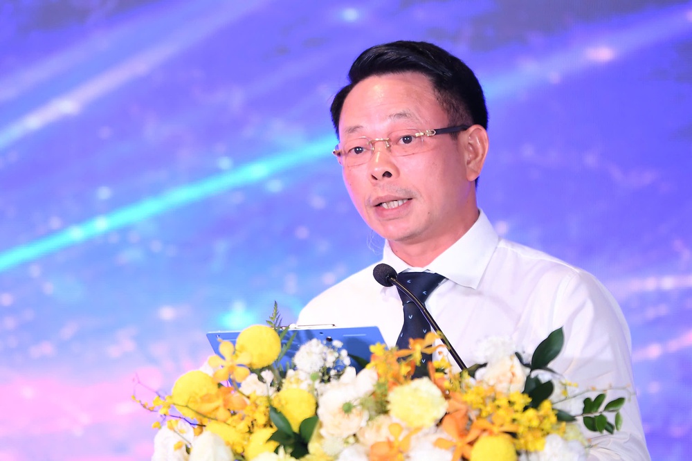 Concert "Thanh Xuân": Từ ký ức lịch sử đến khát vọng của thế hệ trẻ - Ảnh 3. Concert "Thanh Xuân": Từ ký ức lịch sử đến khát vọng của thế hệ trẻ - Ảnh 3.