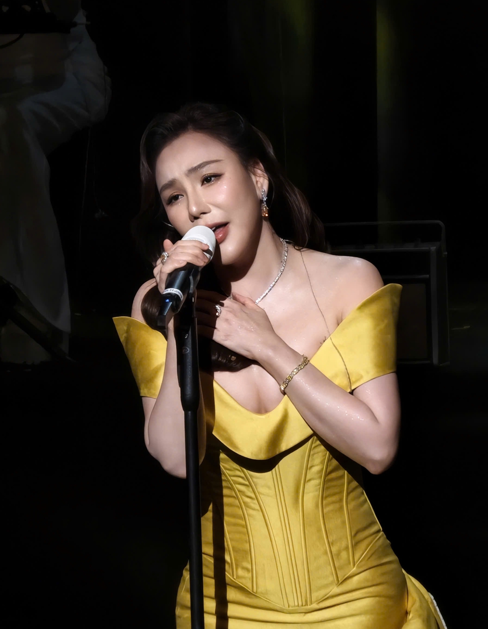 Khán giả xúc động trước những câu chuyện gia đình được kể bằng âm nhạc trong "Phòng khách 3 thế hệ" - Ảnh 6. Khán giả xúc động trước những câu chuyện gia đình được kể bằng âm nhạc trong "Phòng khách 3 thế hệ" - Ảnh 6.