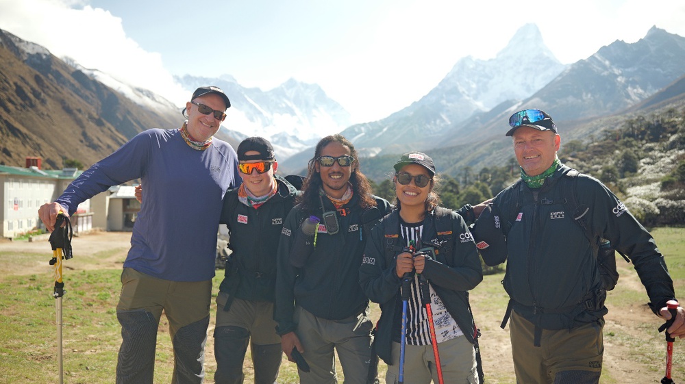 Phía sau những khung hình triệu view tại Everest: Cuộc đua thầm lặng của team Seara Sports Systems - Ảnh 3. Phía sau những khung hình triệu view tại Everest: Cuộc đua thầm lặng của team Seara Sports Systems - Ảnh 3.