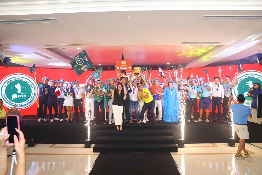 CLB GOLF HỌ PHAN (PFGC) XUẤT SẮC VÔ ĐỊCH “GIẢI GOLF CÁC CLB DÒNG HỌ PHÍA NAM 2026” - Ảnh 5. CLB GOLF HỌ PHAN (PFGC) XUẤT SẮC VÔ ĐỊCH “GIẢI GOLF CÁC CLB DÒNG HỌ PHÍA NAM 2026” - Ảnh 5.