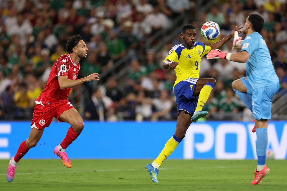 TRỰC TIẾP bóng đá Thụy Điển 2-0 Tunisia: Isak nhân đôi cách biệt - Ảnh 3. TRỰC TIẾP bóng đá Thụy Điển 2-0 Tunisia: Isak nhân đôi cách biệt - Ảnh 3.