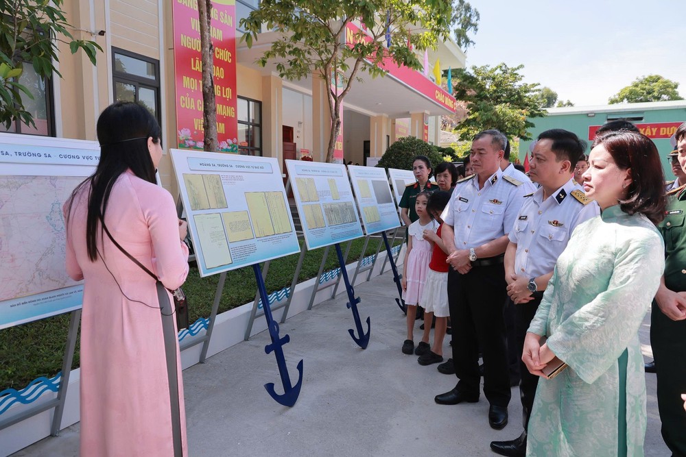 Khai mạc Triển lãm "Hoàng Sa, Trường Sa - Biển, đảo thiêng liêng" - Ảnh 5.