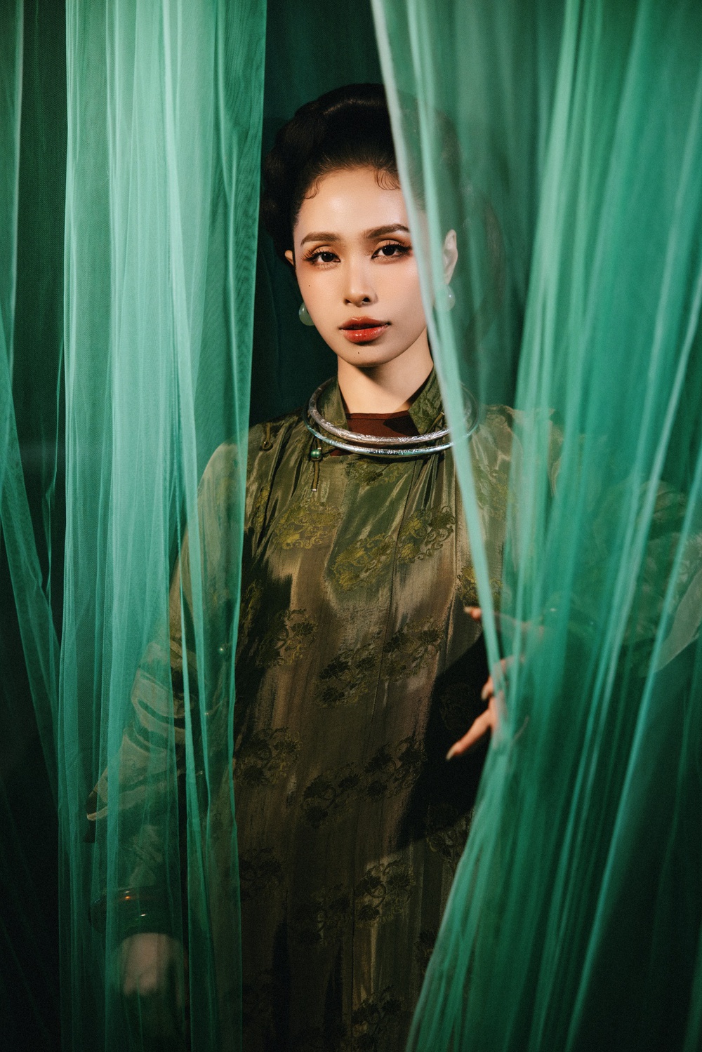 Ca nương Kiều Anh đầu tư lớn cho MV “Lá ngọc cành vàng" - Ảnh 1. Ca nương Kiều Anh đầu tư lớn cho MV “Lá ngọc cành vàng" - Ảnh 1.