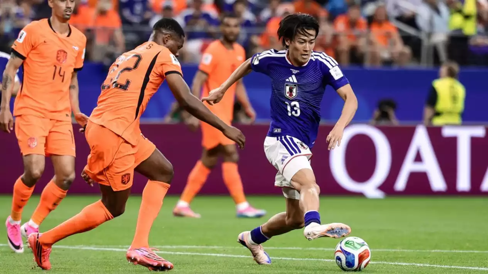 Người hùng ĐT Nhật Bản chấp nhận rủi ro khi đi tất ngắn ở World Cup 2026, khuyên cầu thủ nhí không học theo - Ảnh 2. Người hùng ĐT Nhật Bản chấp nhận rủi ro khi đi tất ngắn ở World Cup 2026, khuyên cầu thủ nhí không học theo - Ảnh 2.
