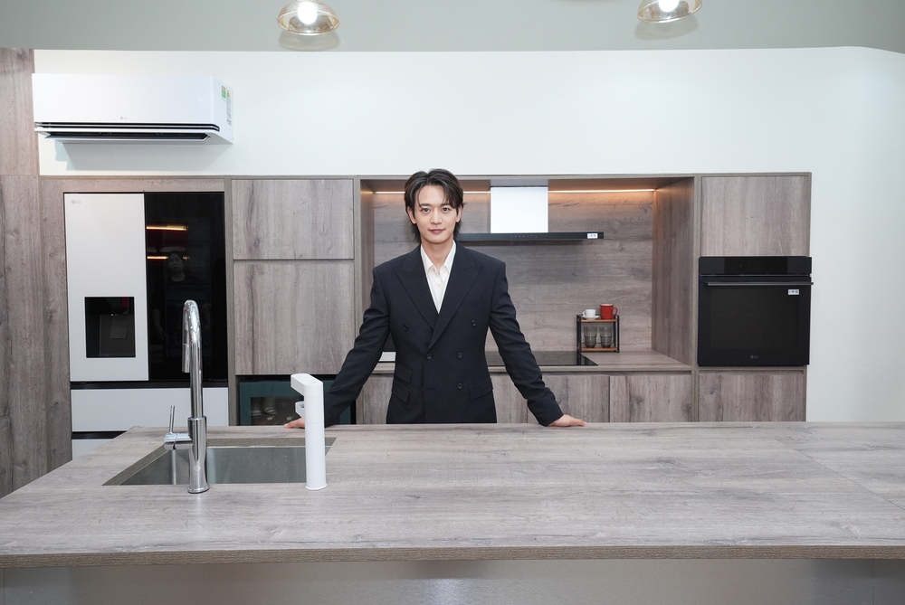 Khám phá không gian sống của MINHO (SHINee), nơi công nghệ LG đồng hành cùng nhịp sống năng động - Ảnh 1. Khám phá không gian sống của MINHO (SHINee), nơi công nghệ LG đồng hành cùng nhịp sống năng động - Ảnh 1.