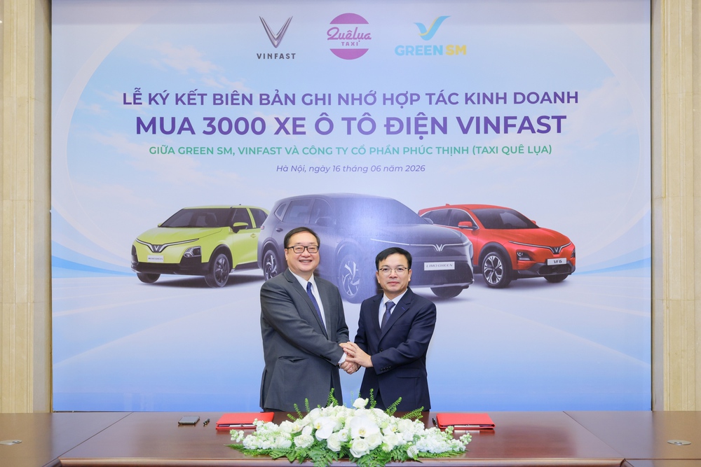 Taxi Quê Lụa tăng tốc chuyển đổi xanh, mua thêm 2.000 ô tô điện VinFast thông qua Green SM - Ảnh 1.