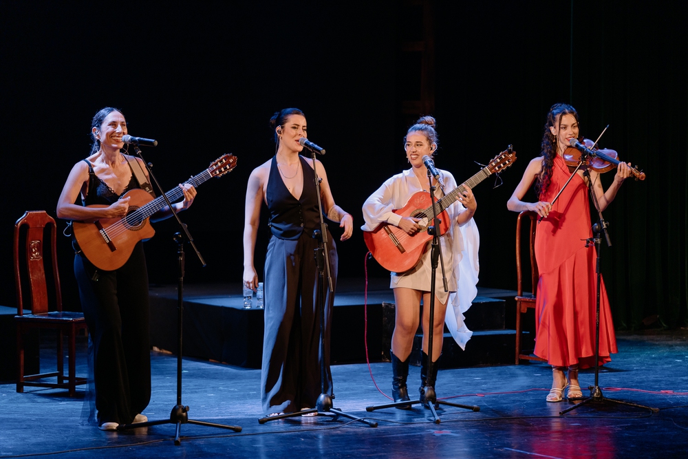 Chủ nhân giải Grammy Latinh Las Migas mang flamenco đến Huế và Hà Nội - Ảnh 2. Chủ nhân giải Grammy Latinh Las Migas mang flamenco đến Huế và Hà Nội - Ảnh 2.