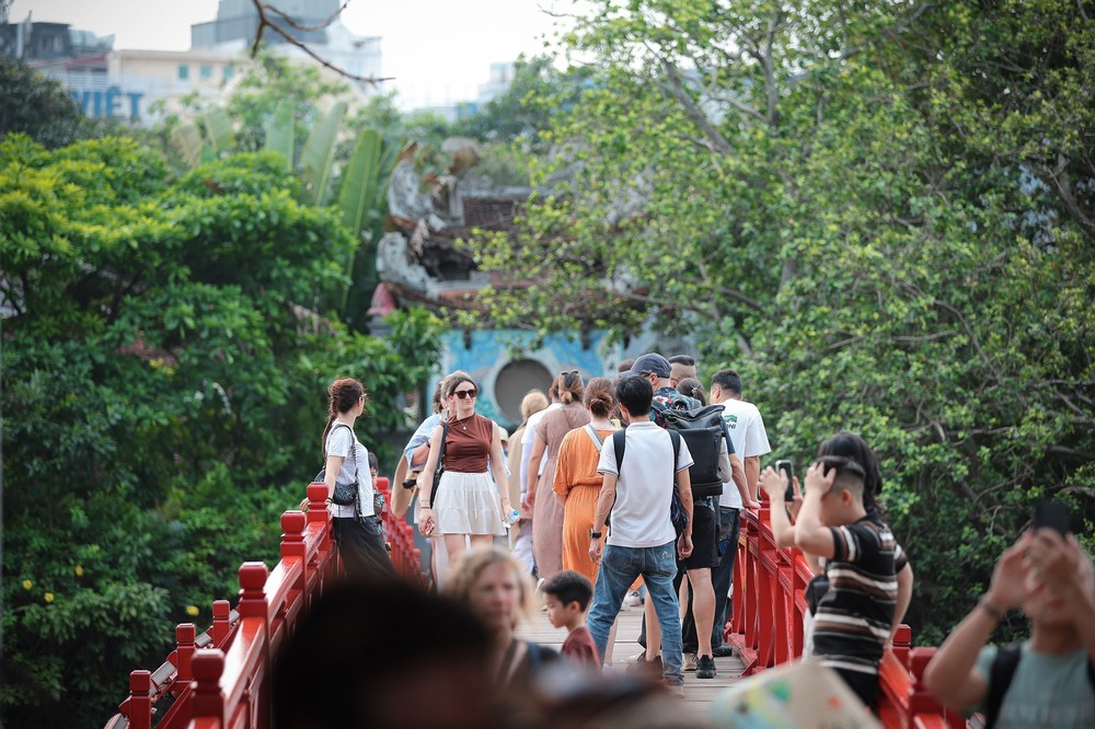 Hà Nội bứt phá du lịch thông minh: Đồng bộ hạ tầng, liên thông hệ sinh thái số - Ảnh 3. Hà Nội bứt phá du lịch thông minh: Đồng bộ hạ tầng, liên thông hệ sinh thái số - Ảnh 3.