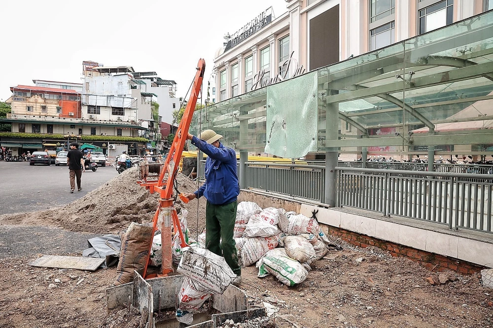 Hà Nội từng bước hóa giải "nỗi lo trời mưa" - Ảnh 3. Hà Nội từng bước hóa giải "nỗi lo trời mưa" - Ảnh 3.