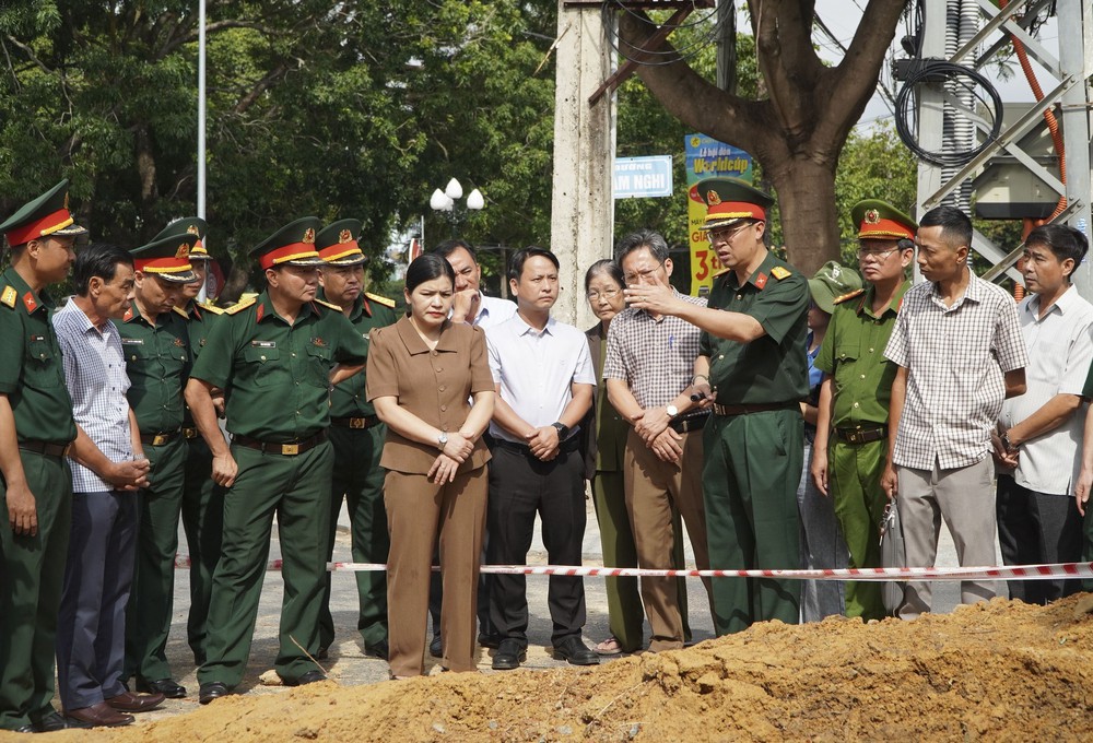 Cần bảo đảm chặt chẽ, khoa học trong thăm dò, tìm kiếm hài cốt liệt sĩ tại đường Trường Chinh - Ảnh 3. Cần bảo đảm chặt chẽ, khoa học trong thăm dò, tìm kiếm hài cốt liệt sĩ tại đường Trường Chinh - Ảnh 3.