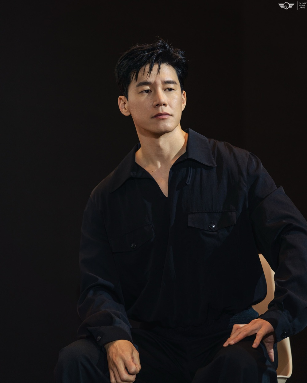 "John Cena của Hàn Quốc" Kim Mu Yeol tìm thấy vai diễn để đời với "Teach You a Lesson" - Ảnh 7. "John Cena của Hàn Quốc" Kim Mu Yeol tìm thấy vai diễn để đời với "Teach You a Lesson" - Ảnh 7.