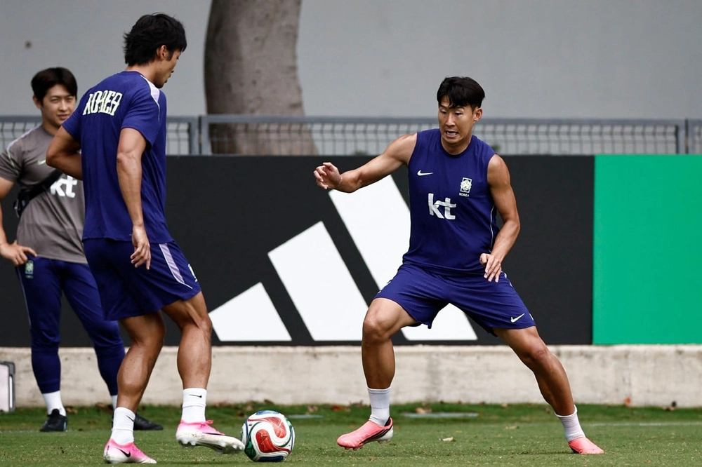 Phóng viên Hàn Quốc xin lỗi Son Heung Min sau sự cố trên sân tập ở World Cup 2026 - Ảnh 1. Phóng viên Hàn Quốc xin lỗi Son Heung Min sau sự cố trên sân tập ở World Cup 2026 - Ảnh 1.