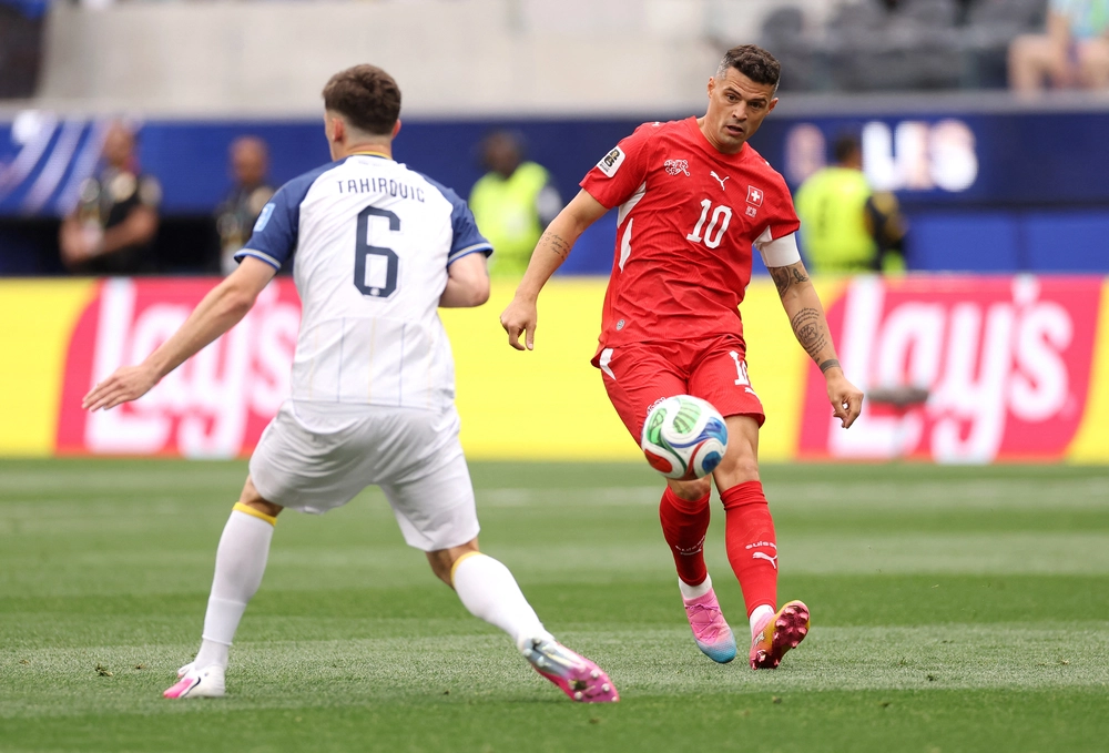 TRỰC TIẾP bóng đá Thụy Sĩ vs Bosnia & Herzegovina: ĐT Thụy Sĩ chơi lấn lướt (H2, 0-0) - Ảnh 3. TRỰC TIẾP bóng đá Thụy Sĩ vs Bosnia & Herzegovina: ĐT Thụy Sĩ chơi lấn lướt (H2, 0-0) - Ảnh 3.