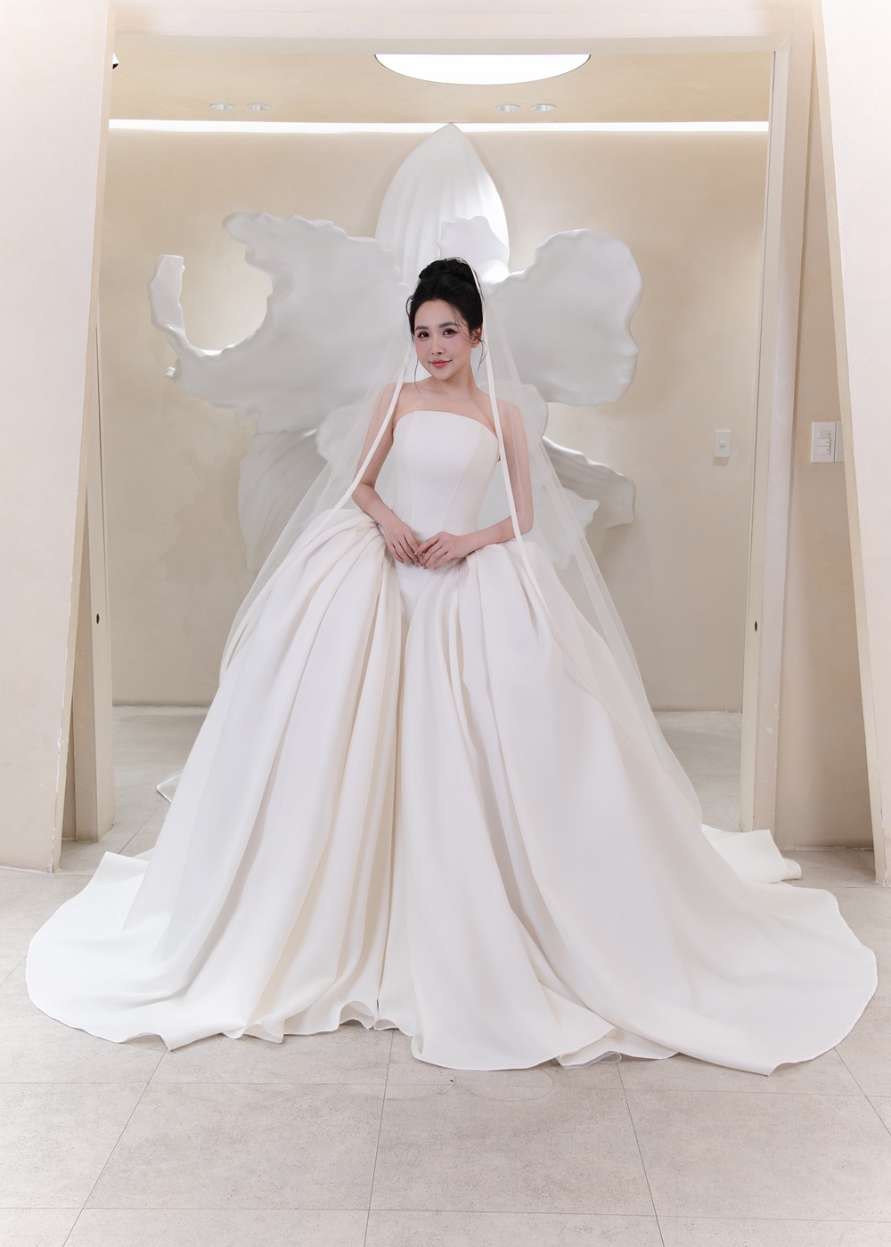 Linh Nga Couture đồng hành thiết kế riêng 2 mẫu váy cưới dành riêng cho Viên Vibi - Ảnh 2. Linh Nga Couture đồng hành thiết kế riêng 2 mẫu váy cưới dành riêng cho Viên Vibi - Ảnh 2.