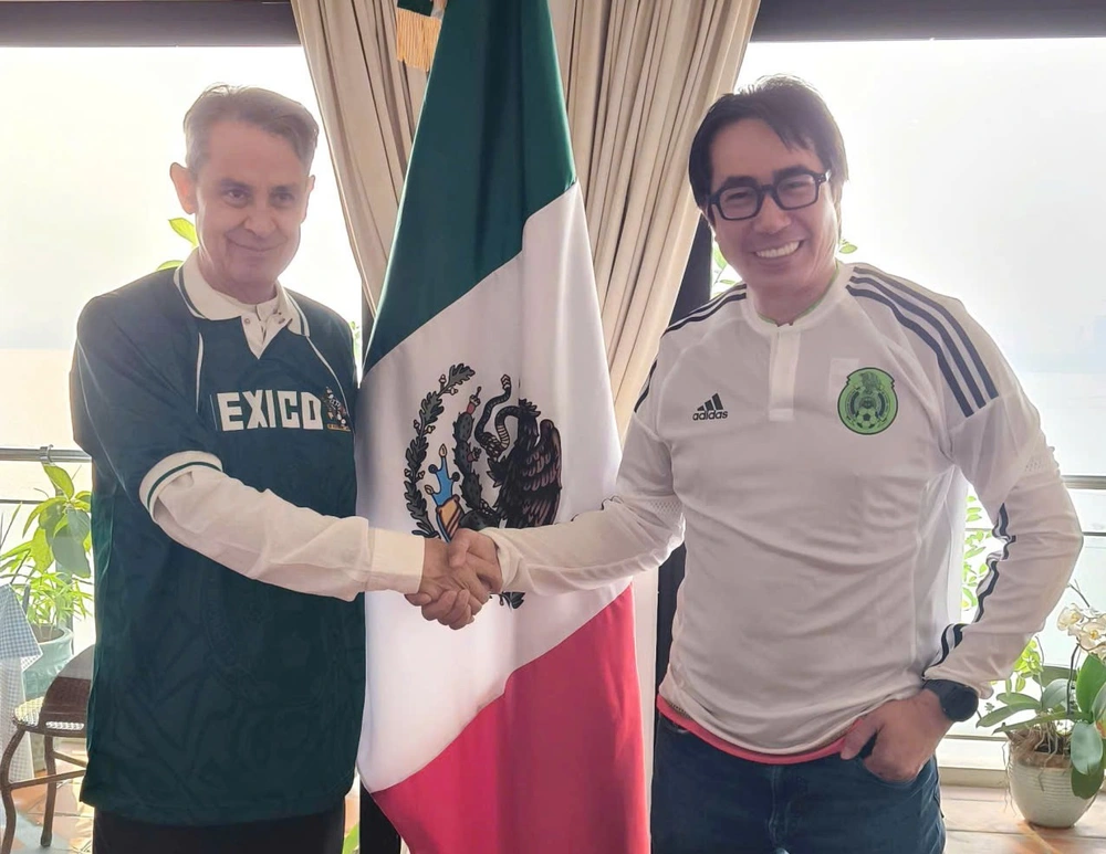 Đại sứ Mexico tại Việt Nam Alejandro Negrín: World Cup là nền tảng để củng cố thương hiệu quốc gia Mexico - Ảnh 1. Đại sứ Mexico tại Việt Nam Alejandro Negrín: World Cup là nền tảng để củng cố thương hiệu quốc gia Mexico - Ảnh 1.