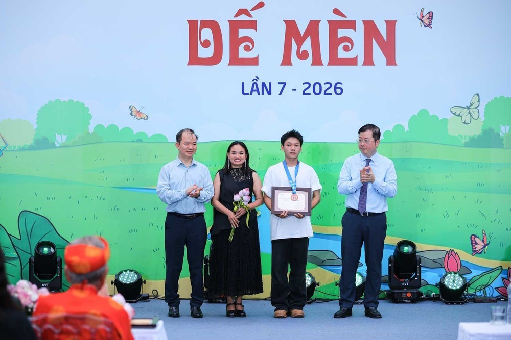 Bài 21/6 - Báo chí trong dòng chảy công nghiệp văn hóa: Khi ngòi bút cũng là một nguồn lực sáng tạo quốc gia - Ảnh 2. Bài 21/6 - Báo chí trong dòng chảy công nghiệp văn hóa: Khi ngòi bút cũng là một nguồn lực sáng tạo quốc gia - Ảnh 2.