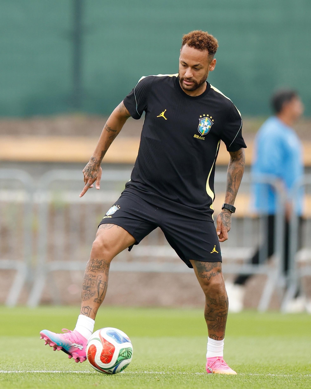 World Cup 2026 24h: Cầu thủ Hà Lan bị chấn động não vì va chạm trong buổi tập, Neymar tiếp tục lỡ hẹn cùng ĐT Brazil - Ảnh 3. World Cup 2026 24h: Cầu thủ Hà Lan bị chấn động não vì va chạm trong buổi tập, Neymar tiếp tục lỡ hẹn cùng ĐT Brazil - Ảnh 3.