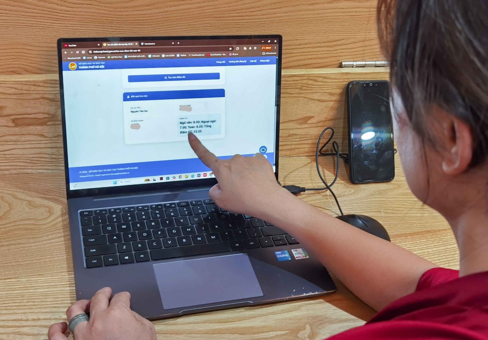 Hà Nội công bố điểm thi, điểm chuẩn xét tuyển lớp 10 chuyên và không chuyên năm học 2026-2027 - Ảnh 10. Hà Nội công bố điểm thi, điểm chuẩn xét tuyển lớp 10 chuyên và không chuyên năm học 2026-2027 - Ảnh 10.