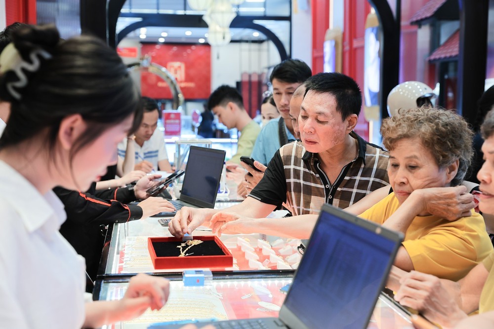 Thị trường vàng và bài học về tâm lý đầu tư theo phong trào - Ảnh 1.