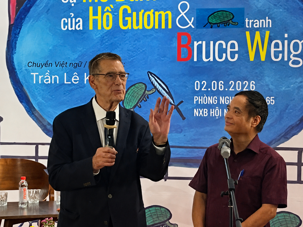 Hà Nội trong sự mê đắm của một nhà thơ Mỹ - Ảnh 1. Hà Nội trong sự mê đắm của một nhà thơ Mỹ - Ảnh 1.