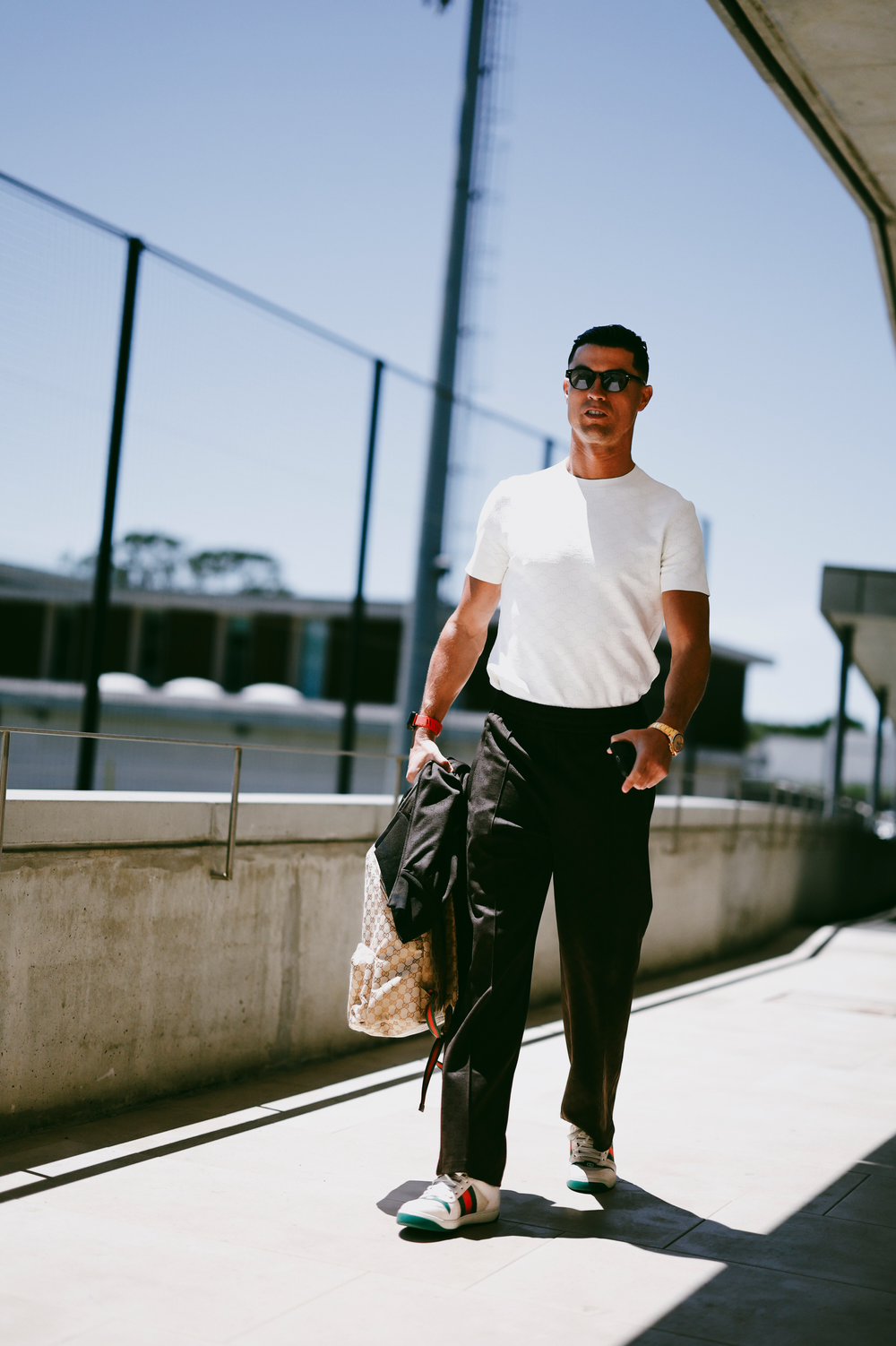 Cristiano Ronaldo bảnh bao hội quân cùng tuyển Bồ Đào Nha chuẩn bị cho World Cup 2026, tuyên bố 'sứ mệnh' bắt đầu - Ảnh 1. Cristiano Ronaldo bảnh bao hội quân cùng tuyển Bồ Đào Nha chuẩn bị cho World Cup 2026, tuyên bố 'sứ mệnh' bắt đầu - Ảnh 1.