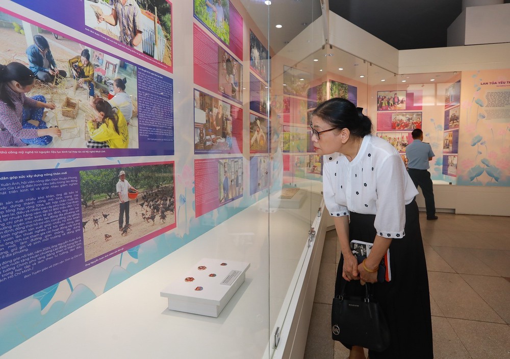 Khai mạc Triển lãm "Những tấm gương bình dị mà cao quý" năm 2026 - Ảnh 6. Khai mạc Triển lãm "Những tấm gương bình dị mà cao quý" năm 2026 - Ảnh 6.