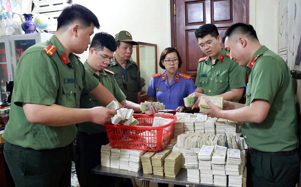 Lạng Sơn: Khởi tố nhóm đối tượng “biển thủ” tiền công đức tại đền Kỳ Cùng - Ảnh 1. Lạng Sơn: Khởi tố nhóm đối tượng “biển thủ” tiền công đức tại đền Kỳ Cùng - Ảnh 1.