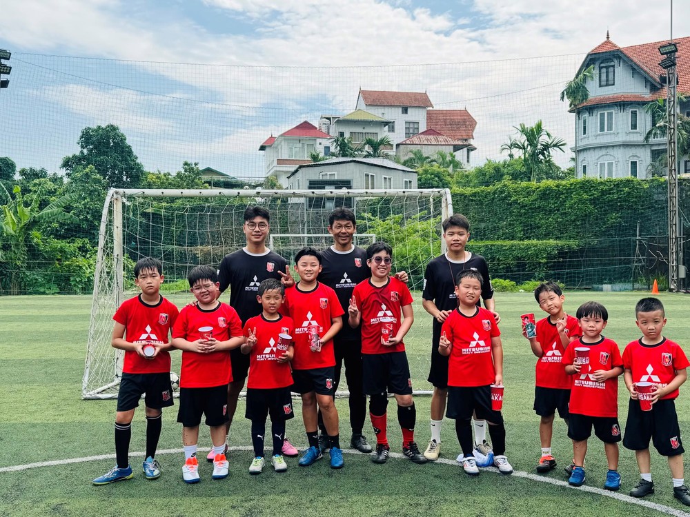 Đại sứ Ito Naoki: "Từ World Cup 2026, tôi mong có nhiều cầu thủ trẻ Việt Nam chơi bóng tại J.League" - Ảnh 3. Đại sứ Ito Naoki: "Từ World Cup 2026, tôi mong có nhiều cầu thủ trẻ Việt Nam chơi bóng tại J.League" - Ảnh 3.