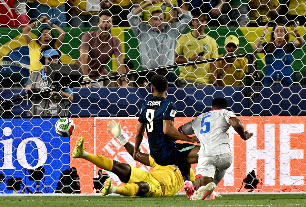 Brazil 3-0 Haiti: Chiến thắng, và rồi từ đó xây tiếp Brazil - Ảnh 1. Brazil 3-0 Haiti: Chiến thắng, và rồi từ đó xây tiếp Brazil - Ảnh 1.