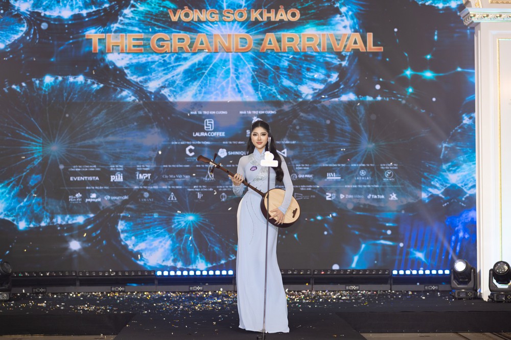 Miss Grand Vietnam: Dàn người đẹp mang áo bà ba, gánh hàng rong lên sân khấu - Ảnh 4. Miss Grand Vietnam: Dàn người đẹp mang áo bà ba, gánh hàng rong lên sân khấu - Ảnh 4.