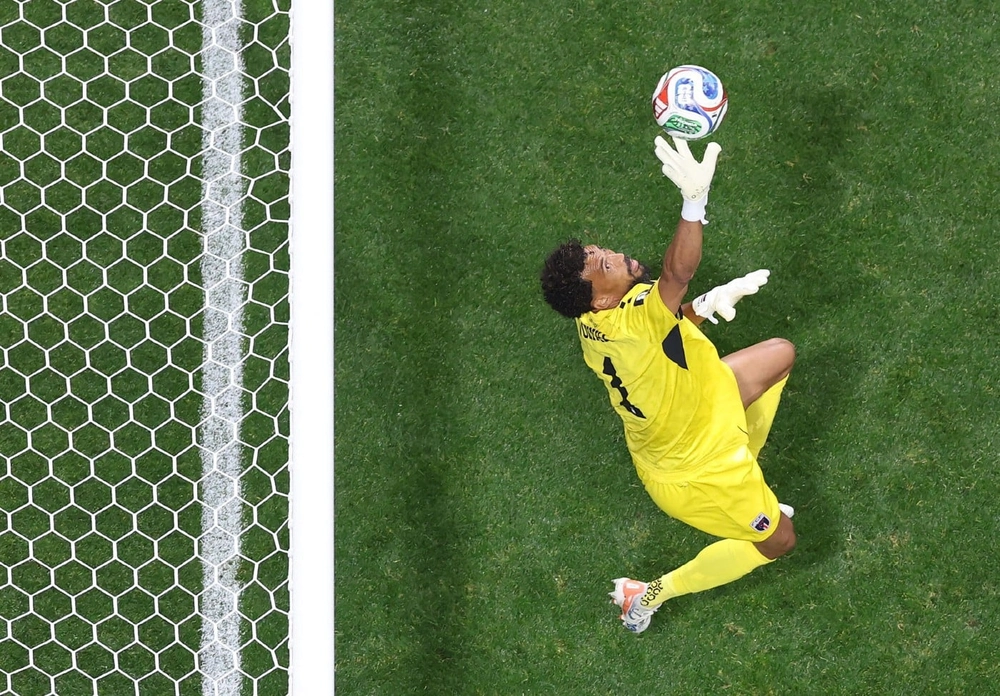 World Cup 2026: Thủ môn Cape Verde được hàng loạt CLB săn đón, đã mở tài khoản mạng xã hội ở Trung Quốc - Ảnh 1. World Cup 2026: Thủ môn Cape Verde được hàng loạt CLB săn đón, đã mở tài khoản mạng xã hội ở Trung Quốc - Ảnh 1.