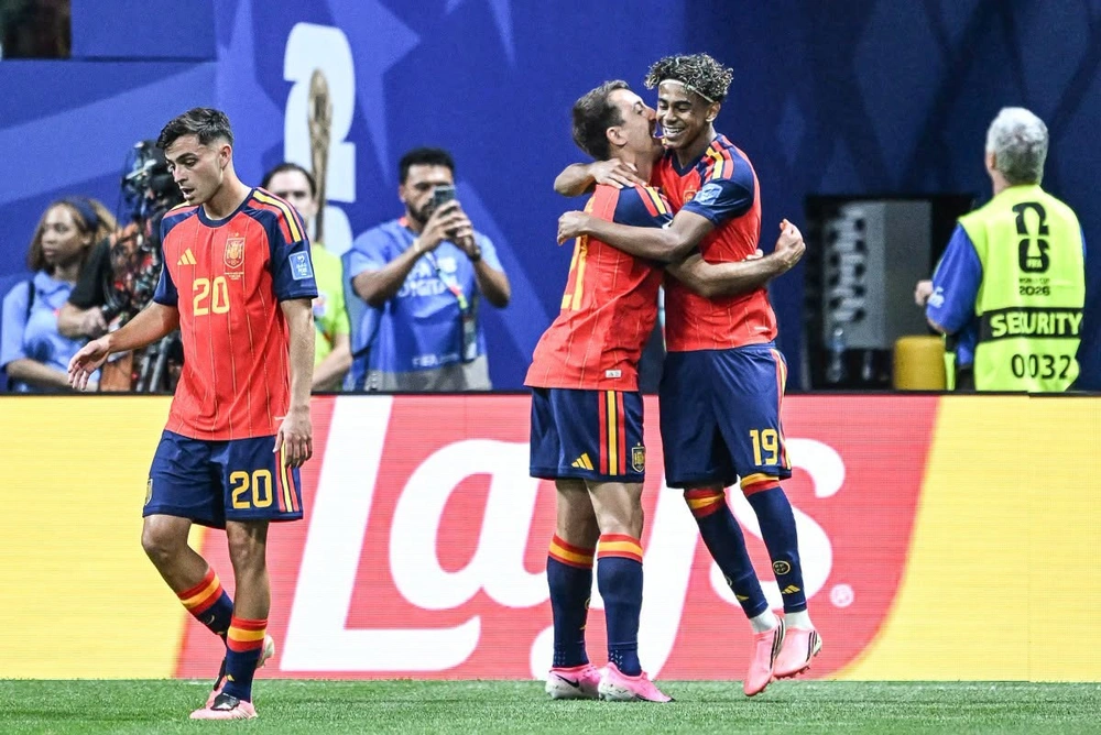 Yamal chính thức 'mở tài khoản' bàn thắng tại World Cup 2026 - Ảnh 2. Yamal chính thức 'mở tài khoản' bàn thắng tại World Cup 2026 - Ảnh 2.