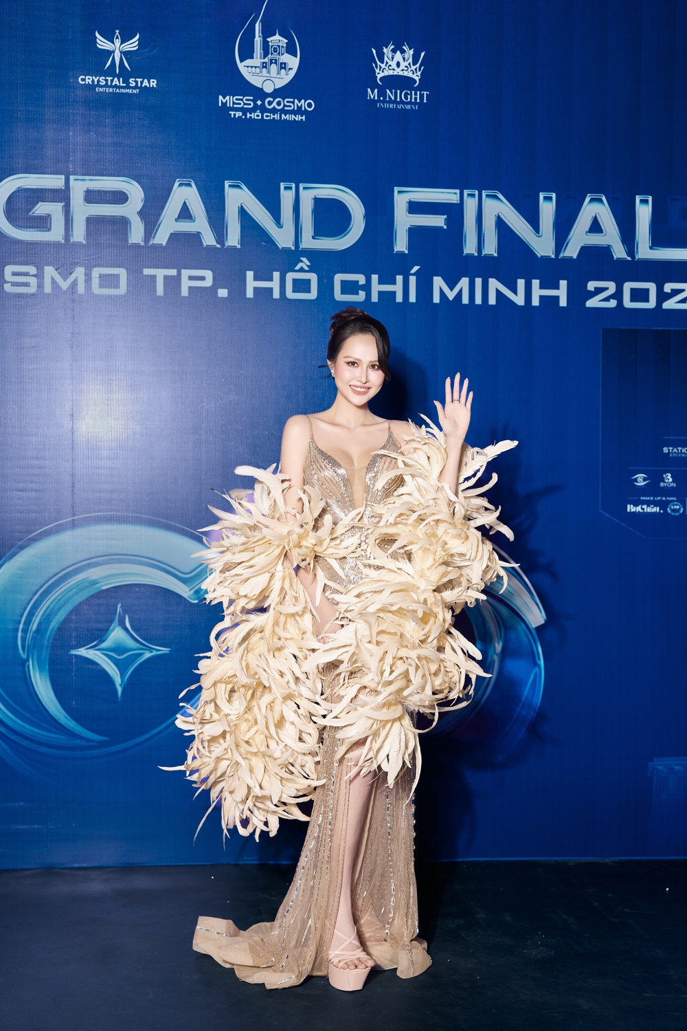Á hậu Phương Thanh: “Tôi ấn tượng tinh thần thể hiện bản thân của thí sinh Miss Cosmo” - Ảnh 1. Á hậu Phương Thanh: “Tôi ấn tượng tinh thần thể hiện bản thân của thí sinh Miss Cosmo” - Ảnh 1.