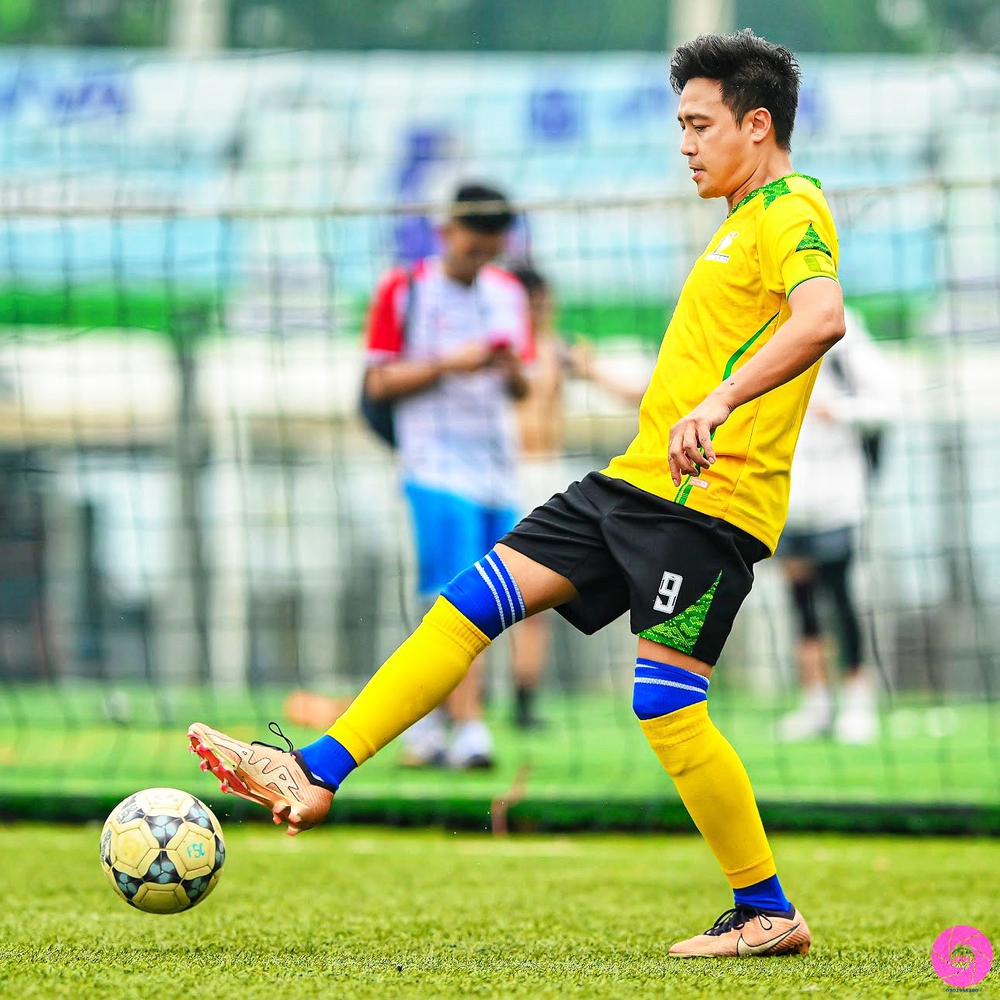 Diễn viên Thanh Duy: "May mắn thì không phải đá bù giờ mà giành chiến thắng" - Ảnh 1. Diễn viên Thanh Duy: "May mắn thì không phải đá bù giờ mà giành chiến thắng" - Ảnh 1.