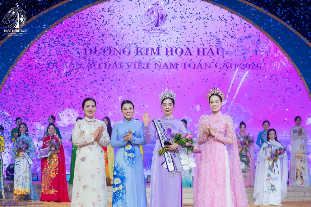 Ấn tượng đêm chung kết Hoa hậu Di sản Áo dài Việt Nam toàn cầu 2026: Tân Hoa hậu ứng xử bằng 3 ngôn ngữ - Ảnh 3. Ấn tượng đêm chung kết Hoa hậu Di sản Áo dài Việt Nam toàn cầu 2026: Tân Hoa hậu ứng xử bằng 3 ngôn ngữ - Ảnh 3.