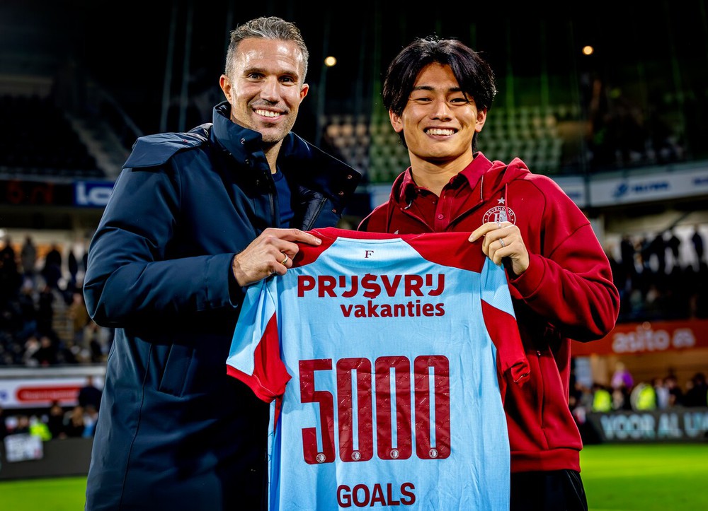 'Sát thủ' Ayase Ueda: Bùng nổ ở World Cup 2026 nhờ bí kíp từ Van Persie - Ảnh 3. World Cup 2026