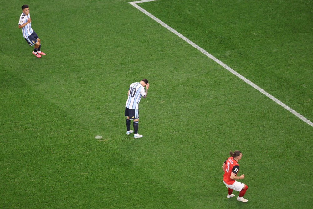TRỰC TIẾP bóng đá Argentina 0-0 Áo (Hiệp 1): Messi đá hỏng 11m - Ảnh 3.