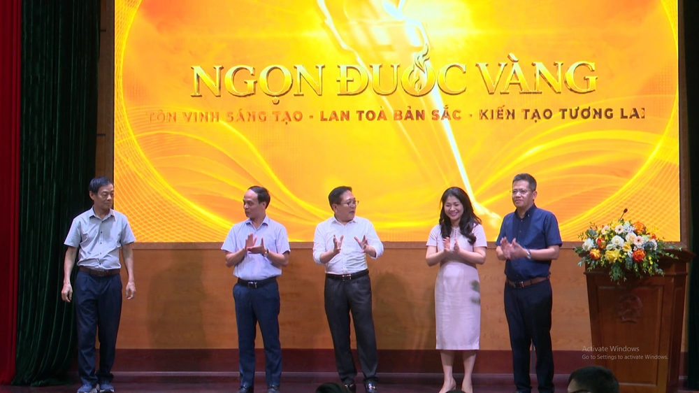 'Ngọn đuốc vàng' – Giải thưởng đầu tiên trong lĩnh vực công nghiệp văn hóa - Ảnh 2. 'Ngọn đuốc vàng' – Giải thưởng đầu tiên trong lĩnh vực công nghiệp văn hóa - Ảnh 2.