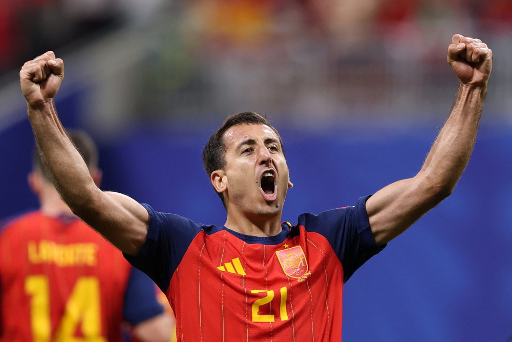 Từng trở thành tâm điểm chỉ trích sau màn trình diễn nhạt nhòa trước Cape Verde, nhưng Mikel Oyarzabal đã có màn đáp trả không thể ấn tượng hơn, giúp tuyển Tây Ban Nha hạ Saudi Arabia 4-0 ở bảng H World Cup 2026. Ảnh: AFP/TTXVN Từng trở thành tâm điểm chỉ trích sau màn trình diễn nhạt nhòa trước Cape Verde, nhưng Mikel Oyarzabal đã có màn đáp trả không thể ấn tượng hơn, giúp tuyển Tây Ban Nha hạ Saudi Arabia 4-0 ở bảng H World Cup 2026. Ảnh: AFP/TTXVN