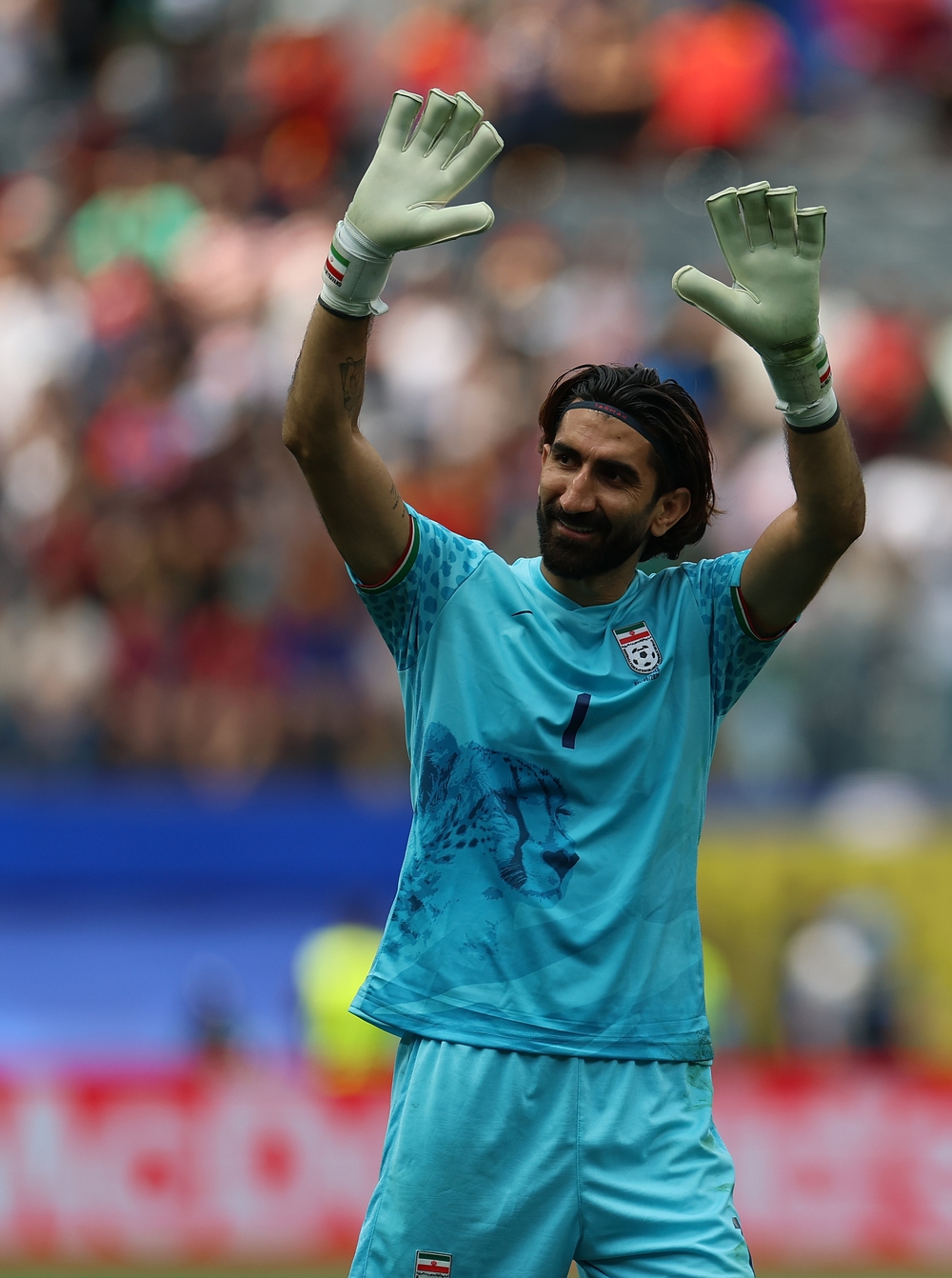 Hành trình phi thường của thủ môn Iran: Từ người vô gia cư đến người hùng World Cup 2026 - Ảnh 2.