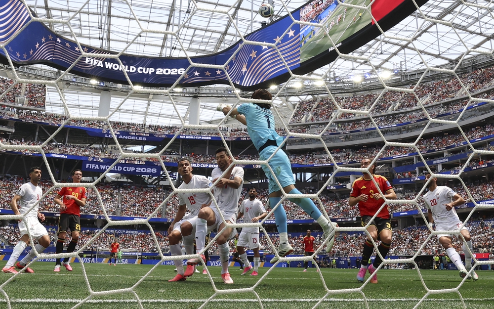 Hành trình phi thường của thủ môn Iran: Từ người vô gia cư đến người hùng World Cup 2026 - Ảnh 1.